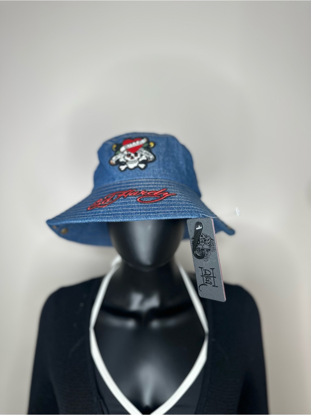 Ed Hardy Denim Bucket Hat Skull Heart Embroidered Blue Cotton NEW - Picture 4 of 8